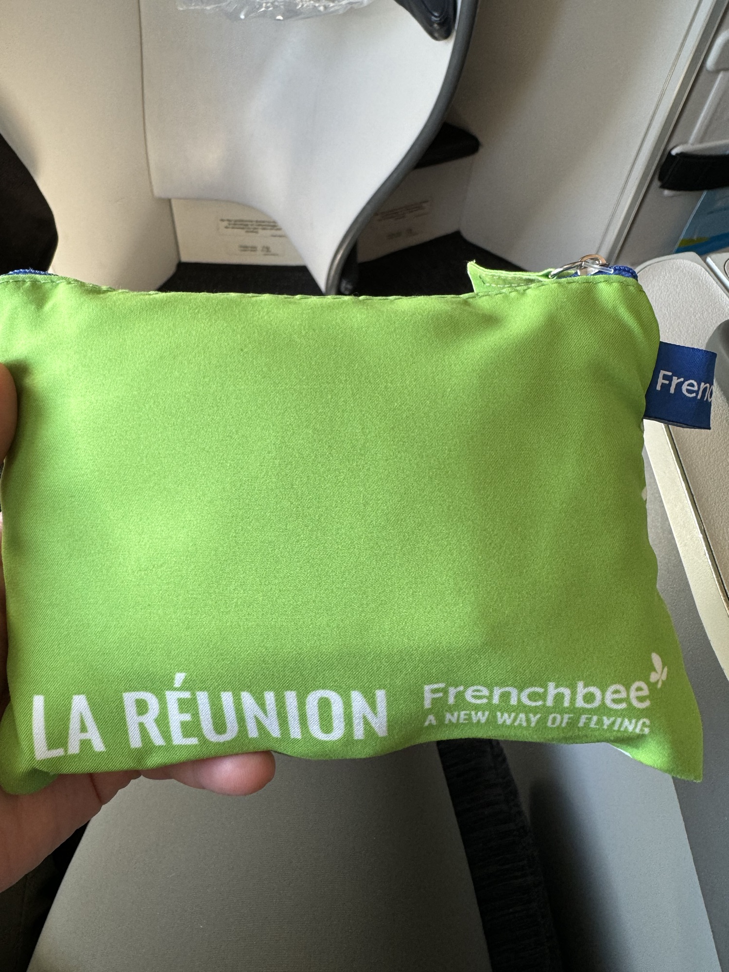 French Bee Premium Economy Bed Seats – Live well. Eat well. Travel well.